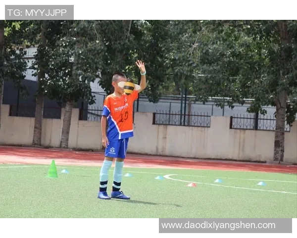 足球前言课：探索足球的魅力与技术基础，开启你的足球之旅